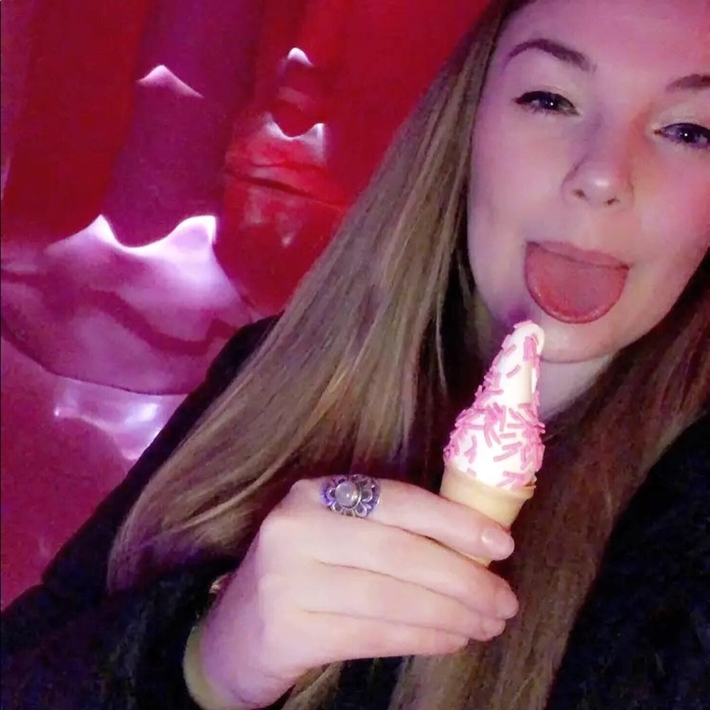 Meet your Posher, Michaela